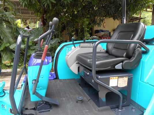 ขายรถขุดเล็ก KOMUTSU PC  27 R-8 เก่านอกปรับสภาพแล้ว