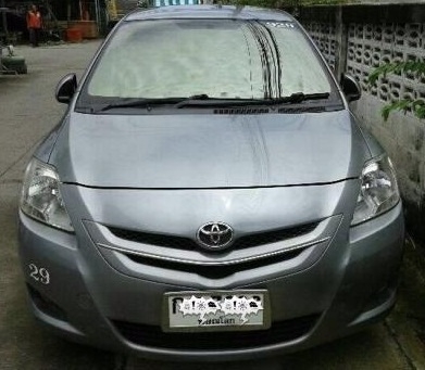 TOYOTA SOLUNA VIOS VVTi  1.5 MT ปี 51 รถบ้านสภาพดีสีสันบางเดิมทั้งคันพร้อมใช้งาน รถไม่เคยมีอุบัติเหตุเลยครับ ใช้งานน้อยมากครับ วิ่ง 8,000 กม. เครื่องแห้งแรงดี ภายในสวยครบ CD MP3 แอร์ พ.เพาเวอร์ ก.ไฟฟ้า เกียร์ธรรมดา ช่วงล่างแน่น ยางสภาพดี 4 เส้นประมาณ 8