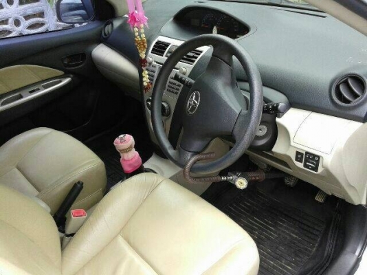 TOYOTA SOLUNA VIOS VVTi  1.5 MT ปี 51 รถบ้านสภาพดีสีสันบางเดิมทั้งคันพร้อมใช้งาน รถไม่เคยมีอุบัติเหตุเลยครับ ใช้งานน้อยมากครับ วิ่ง 8,000 กม. เครื่องแห้งแรงดี ภายในสวยครบ CD MP3 แอร์ พ.เพาเวอร์ ก.ไฟฟ้า เกียร์ธรรมดา ช่วงล่างแน่น ยางสภาพดี 4 เส้นประมาณ 8