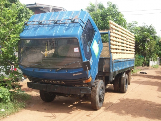 ขายรถพร้อมใช้งาน เครื่อง 115 แรง 3 ใบพัด F หน้า  หลัง ยาง8.25 ใหม่เรเดี้ยน