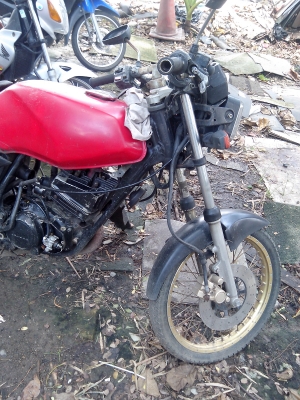 ขาย RXZ135 ดิสหน้า ล้อ DID Japanสีทอง สภาพจอด ขาย RXZ135 ดิสหน้า ล้อ DID Japanสีทอง สภาพจอด