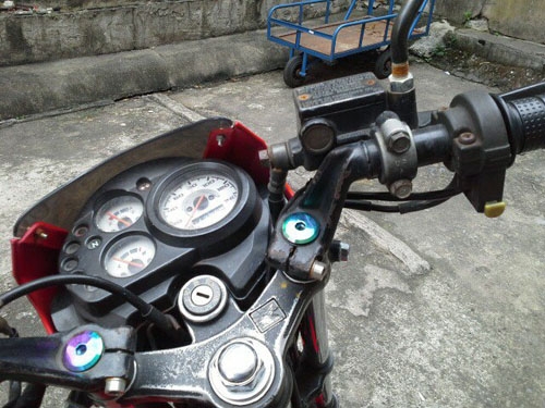 SONIC ปี46 ไมล์ขาว สีแดงดำ สตาร์ทมือ ล้อแม็คขาว เครื่องดี เอกสารครบ ชุดสีสดเครื่องเดิมทุกชิ้น ท้าให้มาลองขับค่ะ SONIC ปี46 ไมล์ขาว สีแดงดำ สตาร์ทมือ ล้อแม็คขาว เครื่องดี เอกสารครบ ชุดสีสดเครื่องเดิมทุกชิ้น ท้าให้มาลองขับค่ะ