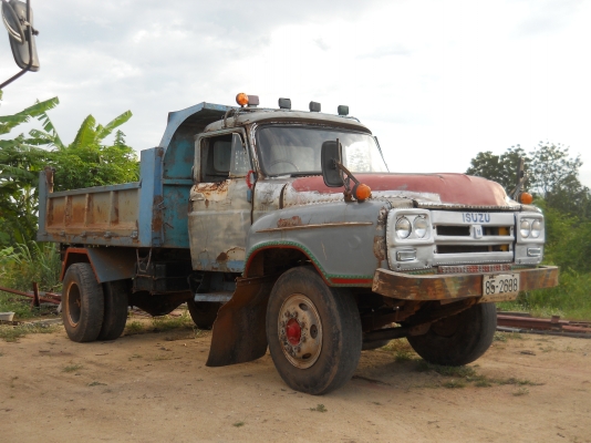 ขายดาวน์6ล้อดั๊มพ์หน้ายาวพร้อมใช้งานวาง100000ขับกลับไปหาเงินได้เลย