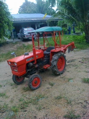 คูโบต้าพร้อมใช้งาน L 2000