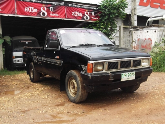 ขายNissan BigMเครื่องขาว แชชซีสวย ทะเบียนไม่ขาดต่อเอกสารชุดโอนครบ