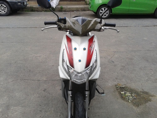 ICON ปี 52 สีแดง ขาว ล้อแม็ก เครื่องเดิมๆเอกสารครบ ชุดสีสดรถสวยจ้า ICON ปี 52 สีแดง ขาว ล้อแม็ก เครื่องเดิมๆเอกสารครบ ชุดสีสดรถสวยจ้า