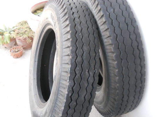 ขายยางรถบรรทุกขนาด8.25-20สภาพสวยๆดอกเต็มเส้นละ2500
