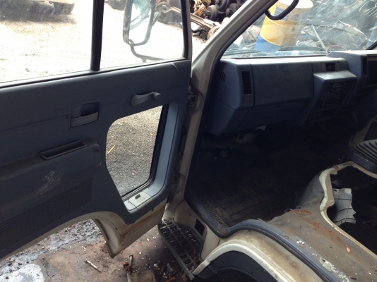 หัวเก๋ง NKR ตาหวาน 12v.