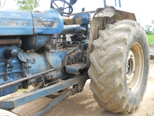 ขายรถไถฟอร์ด6600แท้พร้อมใช้งานเอกสารเล่มทะเบียน