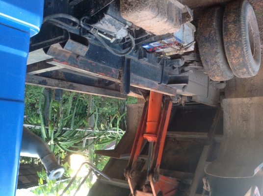 ขายอีซูซุหกล้อดั้มพ์  195 แรง เอกสารพ้รอมโอนราคาคุยกันได้อยากขาย