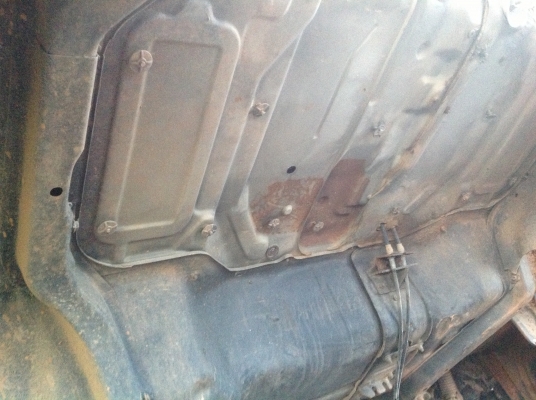 ขายอีซูซุหกล้อดั้มพ์  195 แรง เอกสารพ้รอมโอนราคาคุยกันได้อยากขาย