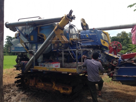 ขายรถเกี่ยวข้าวเดียวทรนงจ้าวพายุ