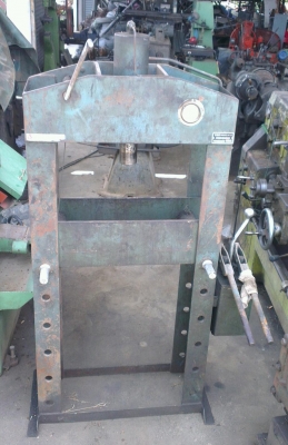 Sell> แท่นอัดลูกหมาก/ปั้มมือโยก 30 ตัน กำแพงแสน นครปฐมครับ