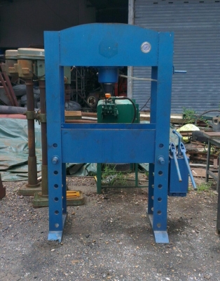 Sell> แท่นอัดลูกหมาก/ปั้มมือโยก 60 ตัน สวยกริ๊บๆ กำแพงแสน นครปฐมครับ