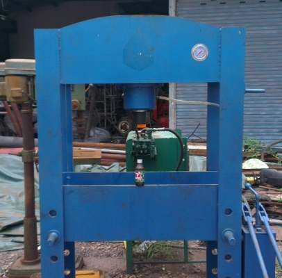 Sell> แท่นอัดลูกหมาก/ปั้มมือโยก 60 ตัน สวยกริ๊บๆ กำแพงแสน นครปฐมครับ