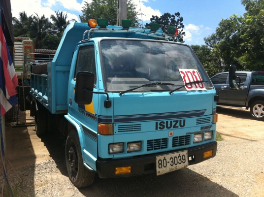 ขายหกล้อดั้ม NKR สภาพดี พร้อมใช้งาน ขายหกล้อดั้ม NKR สภาพดี พร้อมใช้งาน