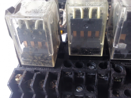 ชุดรีเลย์พร้อมซ๊อกเก๊ต omron ของผลิตที่ญี่ปุ่น มีไฟแสงLED โชว์การทำงาน มีหลายแรงดันให้เลือกใช้ตั้งแต่ 12-220V. ชุดคอนแทคคั้งแต่ 2 ชุดใน1ตัว