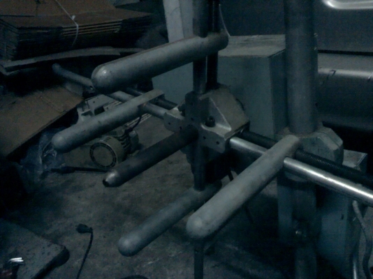 (มีคลิปให้ดู)(มี2เครื่อง)เครื่องหมุนม้วนล้อโรลสายชิ้นงานเพื่อป้อนงานให้กับเครื่องจักรทำงานหรือเอาไว้โรม้วนเก็บชิ้นงานที่ผลิตเสร็จ