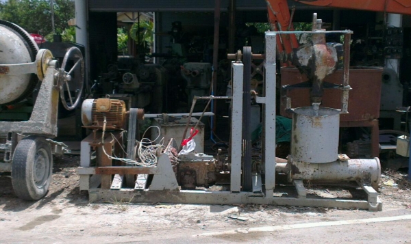 Sell> เครื่องอัดอิฐประสาน มีมอเตอร์ 10 แรง สามสาย พร้อมใช้งานเลยครับ