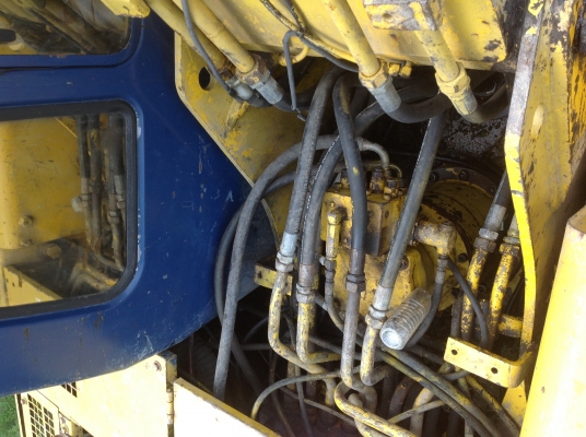 ขายด่วนรถแมคโฮ ขายด่วนรถแมคโฮ