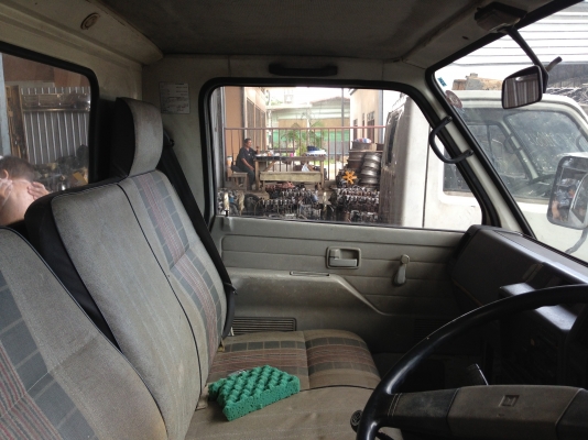 หัวเก๋ง NKR ตาไฟ4ดวง