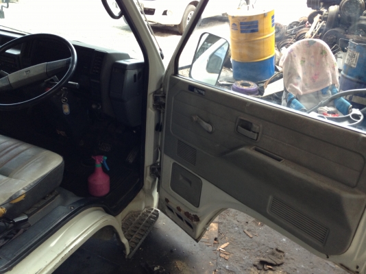 หัวเก๋ง NKR ตาไฟ4ดวง