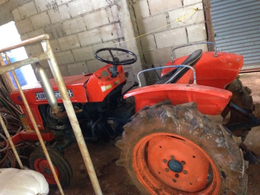 ขาย L2000 2 คัน พร้อมอุปกรณ์ ครับ ถูกๆ