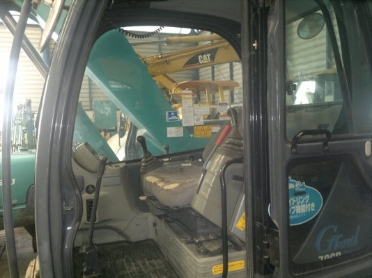 ขายรถขุด KOBELCO SK70SR-1ES sn:YT0409546Yr.2006,Yr.2219,มีเก๋งสวย สภาพดีครับใช้งานได้เลย  ราคาไม่สูงครับ มานะ 085-9049669