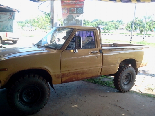 ขายเครื่องTOYOTA 12R พร้อมเกียร์ม้ากระโดด4เกียร์