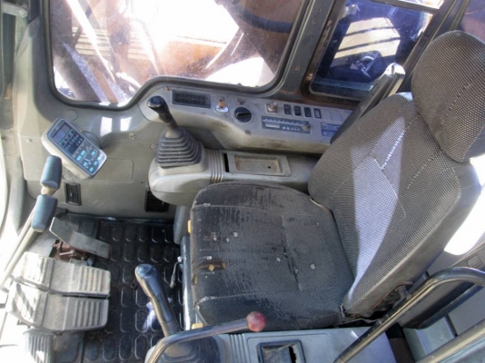 รถแบคโฮ Komatsu  PC230LC เครื่องจักรมือสองในประเทศ สภาพพร้อมใช้งาน เอกสารพร้อมโอน