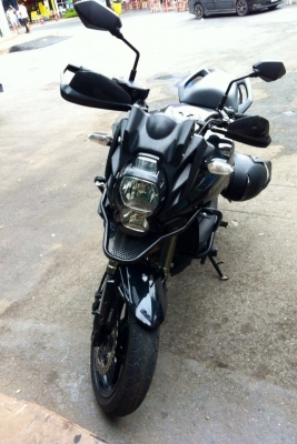 Kawasaki versys สีดำ ใช้งานน้อย เจ้าของขายเอง มีของแต่งตามภาพเลยครับ