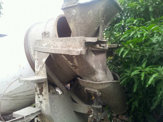 ลูกโม่ 2.5 คิวสภาพดีมาก ไม่มีผุ เกรียวหนาไม่ผุ ไม่มีปูนติดในโม่