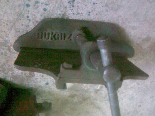 ปากกจับชิ้นงานนอกเก่าเก็บ