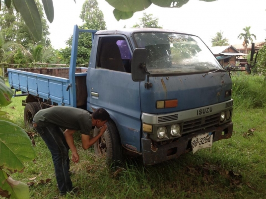 ปรับราคา 68,000 ขาย 4 ล้อ ISUZU TL ตามสภาพ มีเล่มทะเบียน