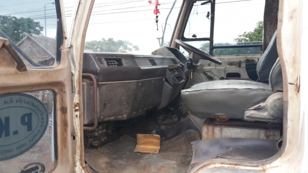 ขายดาวน์ไอ้หลง10สปีดสองเพลาดั้ม 195แรงโทร0811838154 0843923995