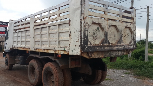 ขายดาวน์ไอ้หลง10สปีดสองเพลาดั้ม 195แรงโทร0811838154 0843923995