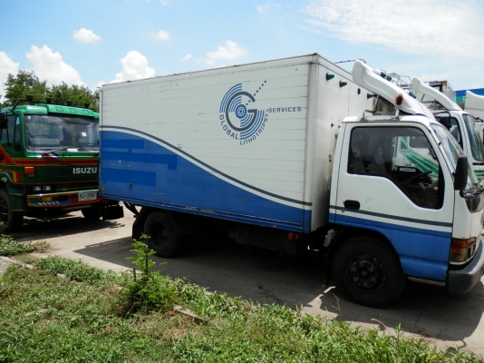 6ล้อตู้แห้งISUZU NPR 120แรงปี42 ตู้แห้งประตู3บาน รถสวย