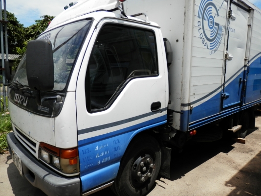 6ล้อตู้แห้งISUZU NPR 120แรงปี42 ตู้แห้งประตู3บาน รถสวย