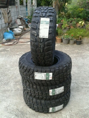ขาย ยางM/T KUMHO KL71 ขนาด285/75R16 ของใหม่ ปี12ถูกๆ ชุดละ23,500บาท ขาย ยางM/T KUMHO KL71 ขนาด285/75R16 ของใหม่ ปี12ถูกๆ ชุดละ23,500บาท