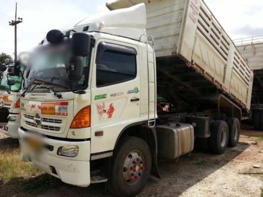 รถฮีโน่ 10 ล้อดั้ม 380 แรงม้า ปี 55 ( รถวิ่ง 13x,xxx กม. ) ( ขายแม่ลูก ) สนใจติดต่อ 081 - 6079515 รถฮีโน่ 10 ล้อดั้ม 380 แรงม้า ปี 55 ( รถวิ่ง 13x,xxx กม. ) ( ขายแม่ลูก ) สนใจติดต่อ 081 - 6079515