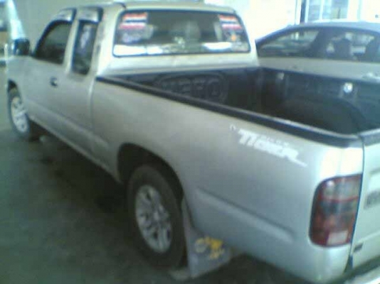 TOYOTA HILUX TIGER D4D EXTRACAB  2.5 MT ปี 2003 เครื่องแน่นแรงดีเดิมๆ ภายในเก๋งสวยสะอาด แอร์เย็น พ.เพาเวอร์ ก.ไฟฟ้า รถสีสันบางเดิม กระบะปูพื้นยางลายเนอร์ ช่วงล่างแน่น ยางสภาพดี 70\% พร้อมใช้งาน เอกสารทะเบียนภาษีครบพร้อมโอน ราคาต่อรองได้ครับ