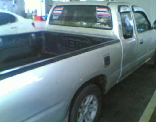 TOYOTA HILUX TIGER D4D EXTRACAB  2.5 MT ปี 2003 เครื่องแน่นแรงดีเดิมๆ ภายในเก๋งสวยสะอาด แอร์เย็น พ.เพาเวอร์ ก.ไฟฟ้า รถสีสันบางเดิม กระบะปูพื้นยางลายเนอร์ ช่วงล่างแน่น ยางสภาพดี 70\% พร้อมใช้งาน เอกสารทะเบียนภาษีครบพร้อมโอน ราคาต่อรองได้ครับ