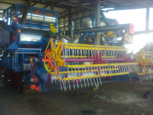 ขายรถเกี่ยวข้าววิชาญการช่าง