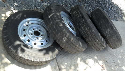 ขายล้อ TOYOTA แบบมียักไว้ใส่ฝาตบ 4 ล้อ