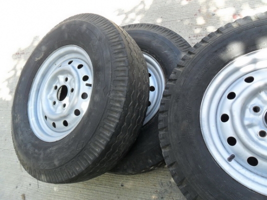 ขายล้อ TOYOTA แบบมียักไว้ใส่ฝาตบ 4 ล้อ