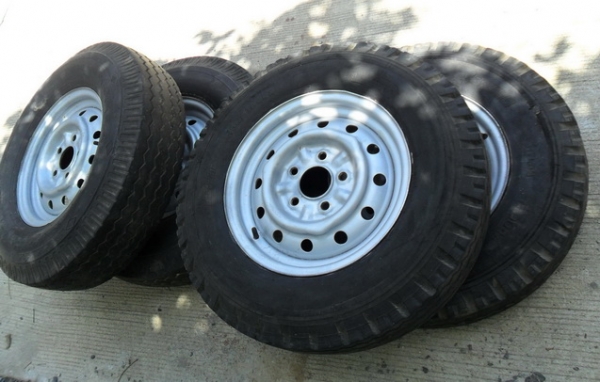 ขายล้อ TOYOTA แบบมียักไว้ใส่ฝาตบ 4 ล้อ