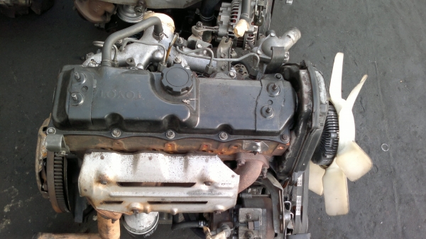 ขายเครื่อง toyota 3L สวยๆ