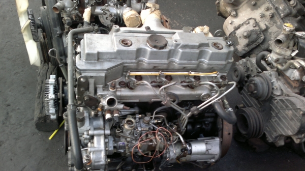 ขายเครื่อง mitsu 4M40 สวยมาก ขายเครื่อง mitsu 4M40 สวยมาก