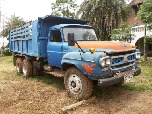 ขาย10ล้อหัวยาว2เพลาดั๊มหัวเหล็กมีประตู ISUZU TX 165 6BD1 เครื่องดี ติดง่าย อึด ทน ช่วงล่าง2เพลา200หมวกเจ็ก คัสซีดี มีบวมซับในช่วงปลายบ้าง เสริมเหล็กบนล่างแล้ว คานหน้าเดิม กระบะดั๊มเหล็ก  พื้นดีข้างดีไม่ผุ พ.พาวเวอร์ เบรคทริฟฟี่ หัวบางดี ภายในดีคอนโซลครบ ย