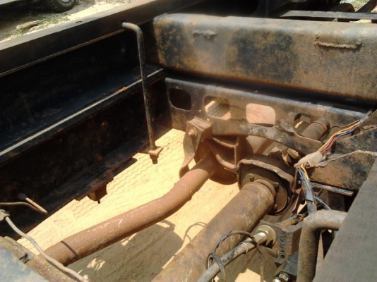 ขาย6ล้อดั๊มดิน HINO FB2W วางเครื่อง JO5C 150HP เครื่องแรง แห้งไม่เยิ้มไม่หลวม ช่วงล่างแน่นคัสซีสวยไม่ผุไม่แตกไม่ดาม กระบะดั๊มเหล็ก4ตัน สภาพดีพื้นสวยข้างไม่มีผุ หัวสวยบาง ภายในคอนโซลครบ พ.พาวเวอร์ เบรคทริฟฟี่ ยาง8.25ดี6เส้น พร้อมใช้ พร้อมลุยงาน เอกสารครบ ร